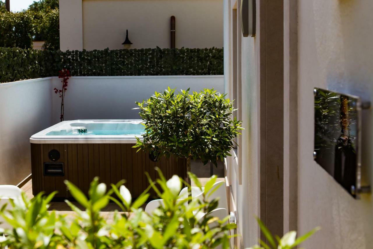 Dal Signor Wolf Bed & Breakfast Pezze Di Greco Exterior foto