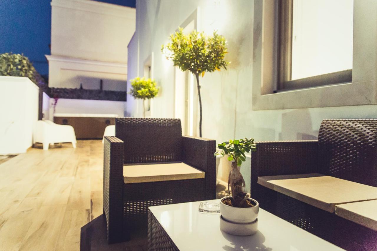 Dal Signor Wolf Bed & Breakfast Pezze Di Greco Exterior foto